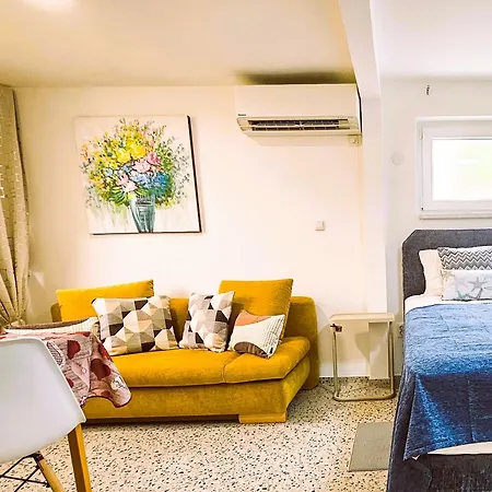 House With Garden And Private Parking Ferienhaus *