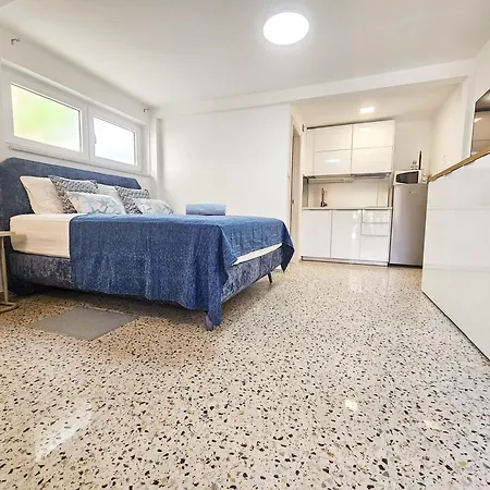House With Garden And Private Parking * Fazana